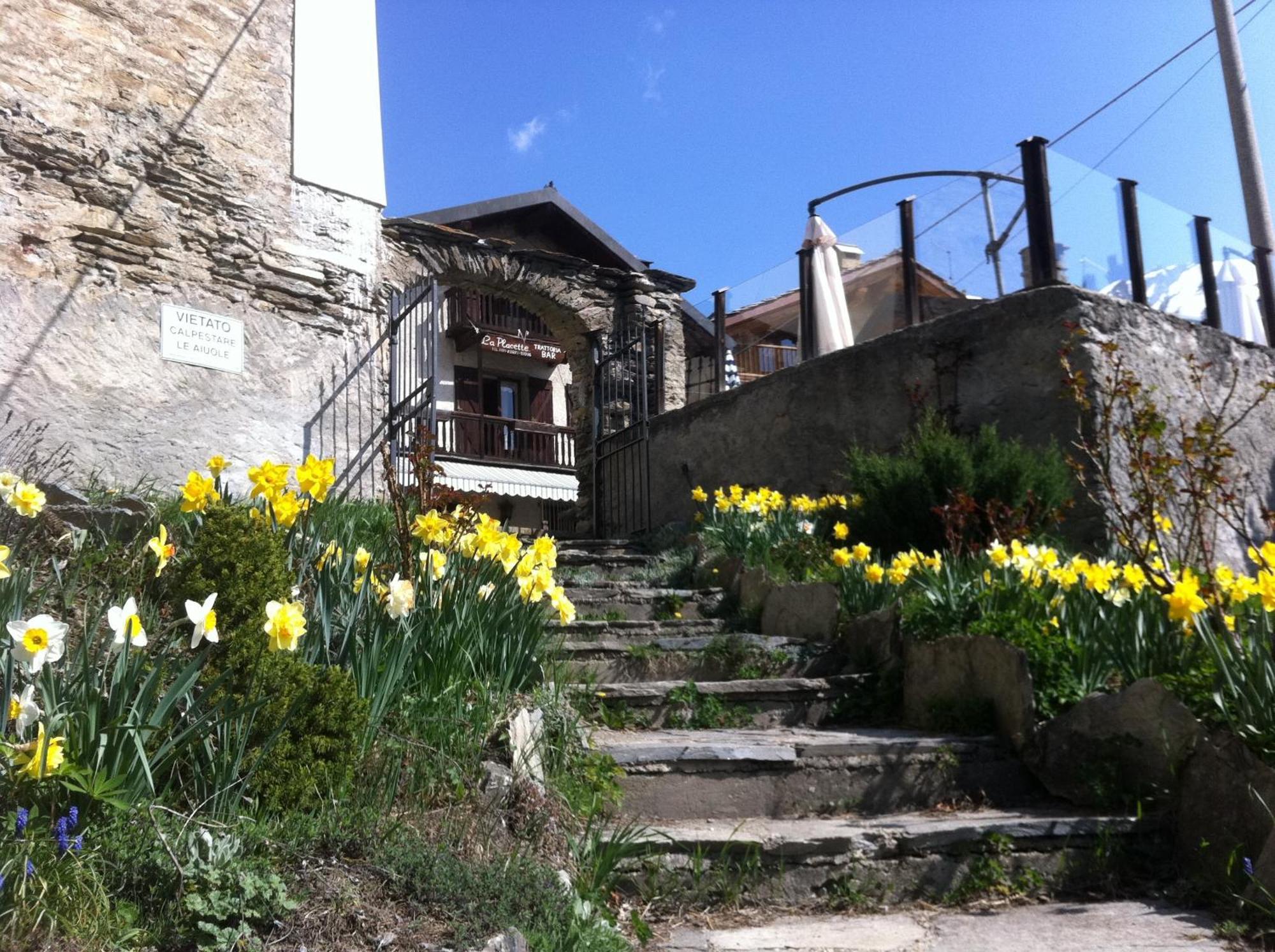 La Placette - Albergo Diffuso E Trattoria Usseaux Buitenkant foto