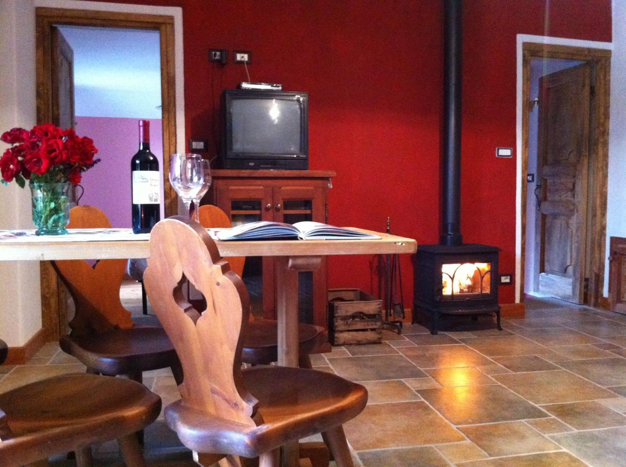 La Placette - Albergo Diffuso E Trattoria Usseaux Buitenkant foto