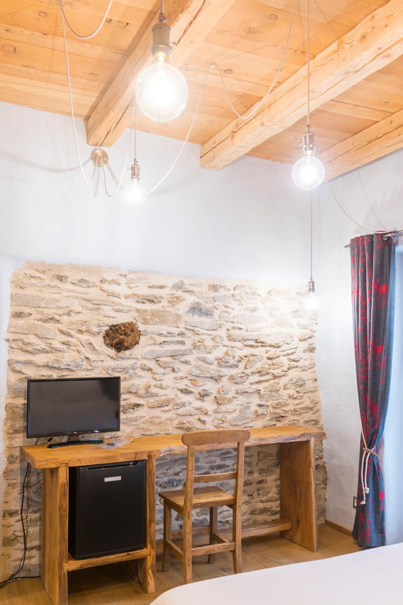 La Placette - Albergo Diffuso E Trattoria Usseaux Buitenkant foto