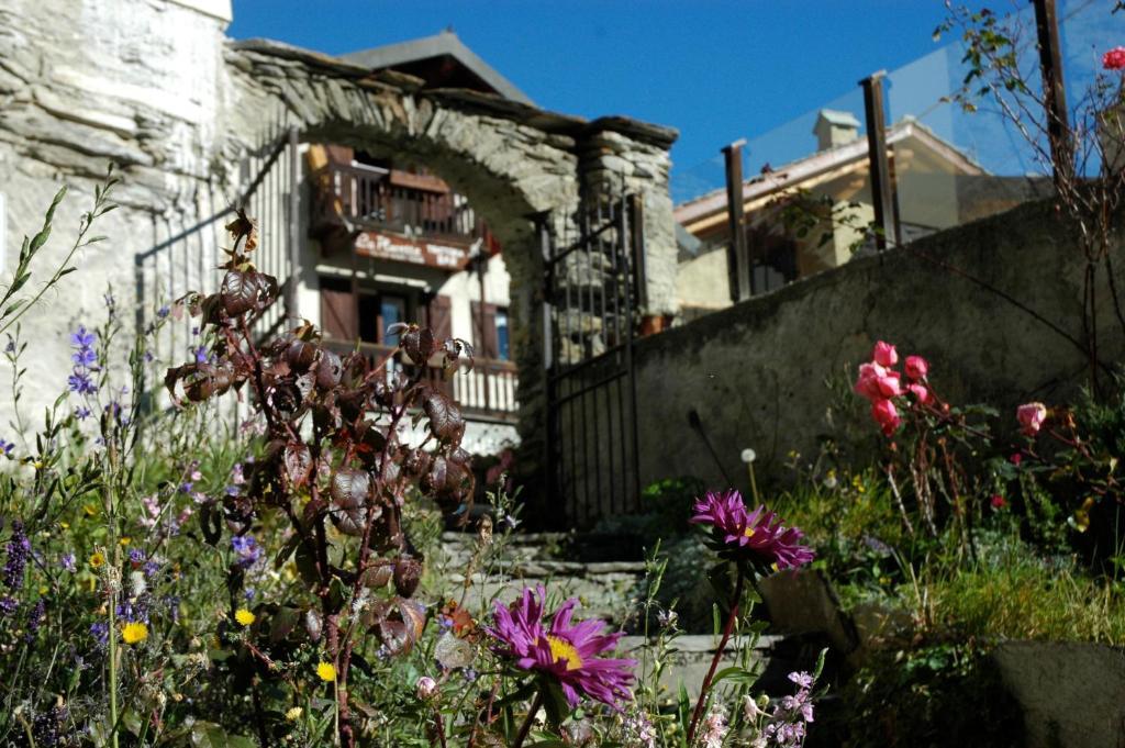 La Placette - Albergo Diffuso E Trattoria Usseaux Buitenkant foto