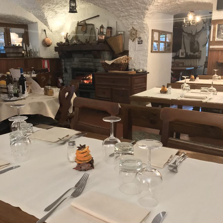 La Placette - Albergo Diffuso E Trattoria Usseaux Buitenkant foto
